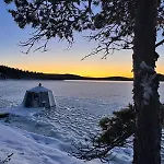 Unique Warm Glass Igloo On A Frozen In Ivalo Lägenhet Enare