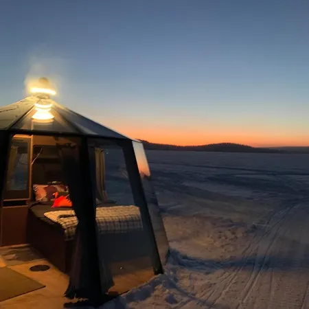 شقة Unique Warm Glass Igloo On A Frozen In Ivalo إيناري