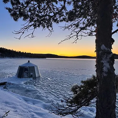 Unique Warm Glass Igloo On A Frozen In Ivalo Appartement Inari