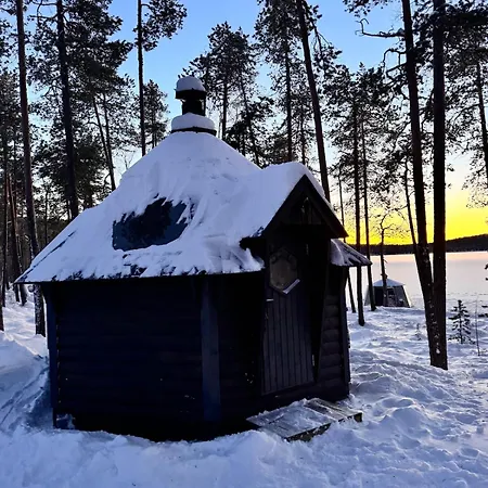 Unique Warm Glass Igloo On A Frozen In Ivalo شقة *