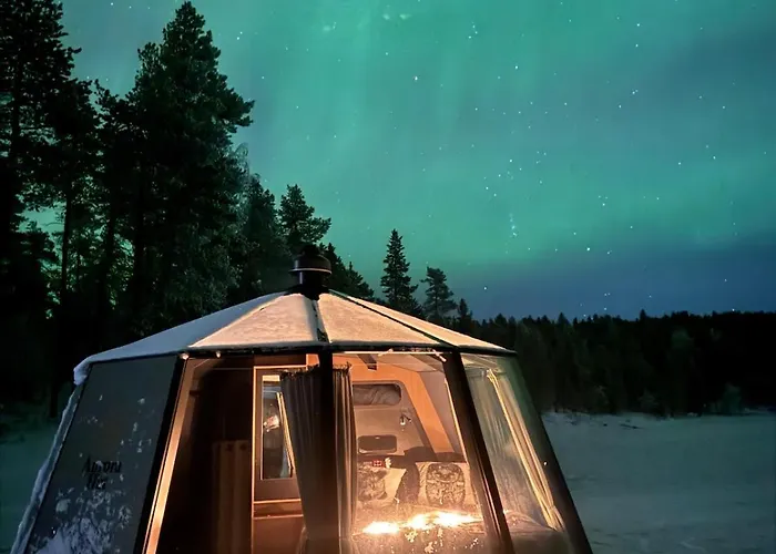 Appartement Unique Warm Glass Igloo On A Frozen In Ivalo