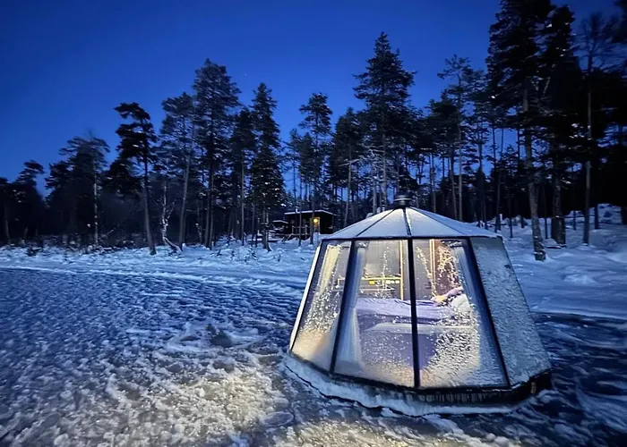 Appartamento Unique Warm Glass Igloo On A Frozen In Ivalo *