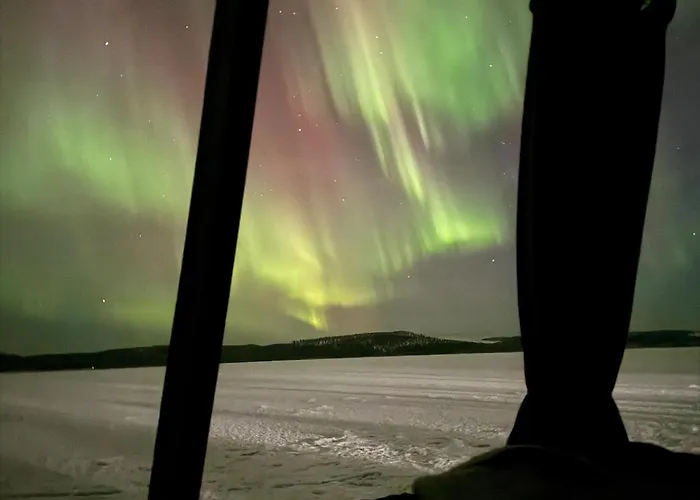 Appartamento Unique Warm Glass Igloo On A Frozen In Ivalo